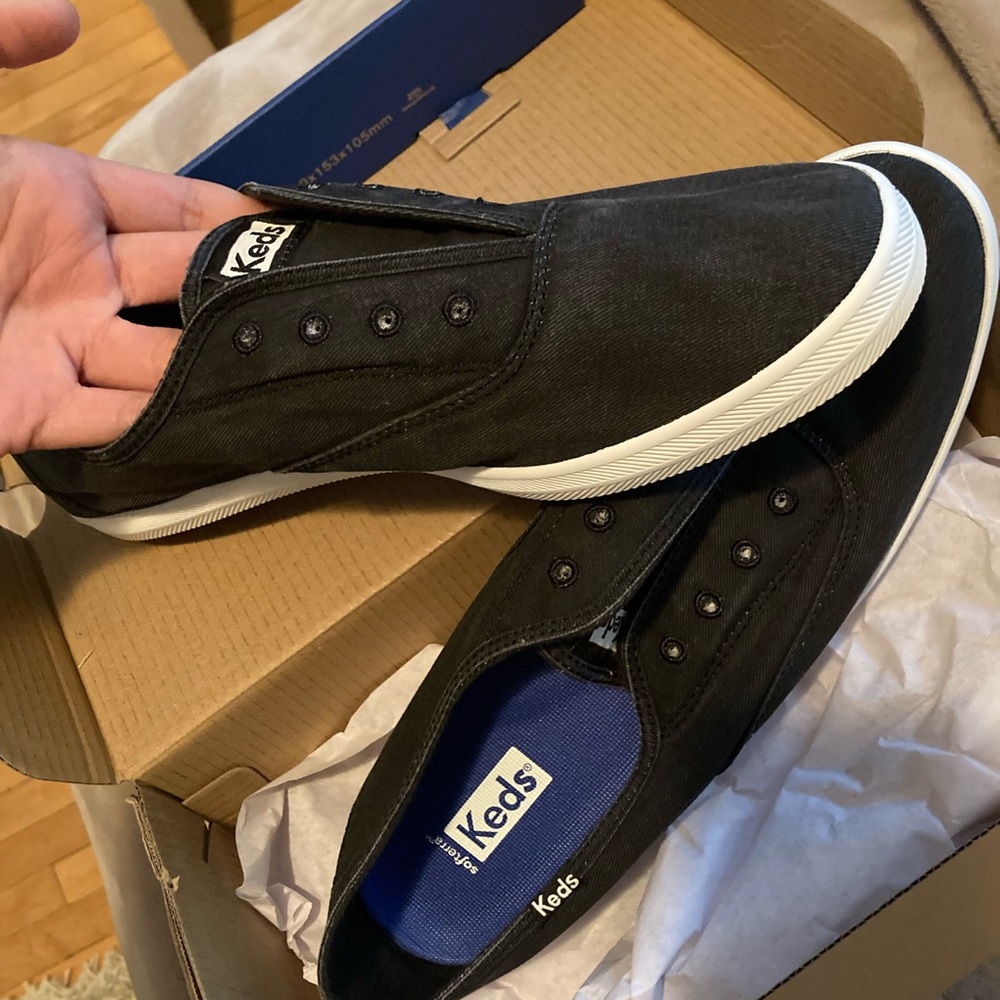 Keds size 10 women’s BRAND NEW.